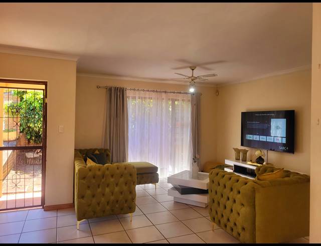3 BEDROOM TOWNHOUSE FOR SALE IN BEACON BAY